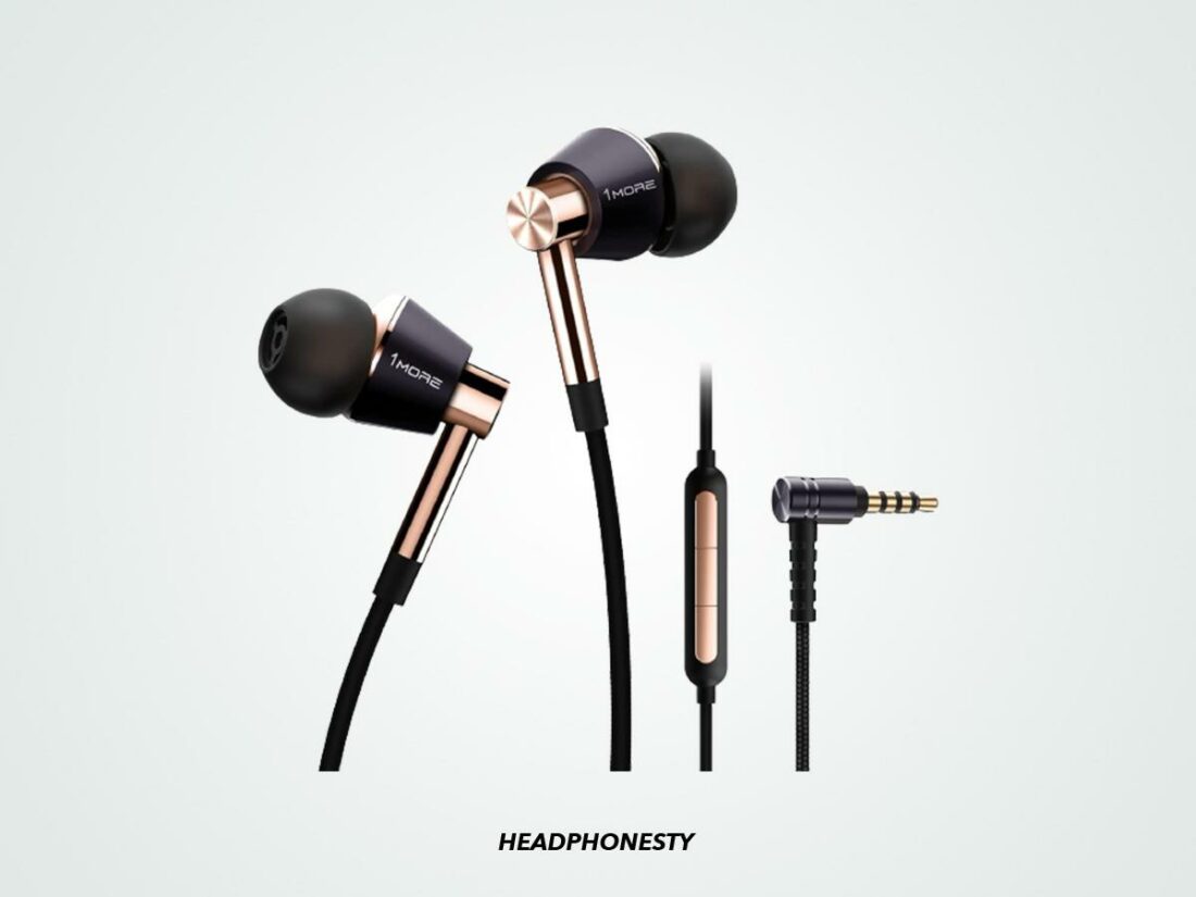 Close look at the 1MORE Triple Driver In-Ear Earphones (From: Amazon).