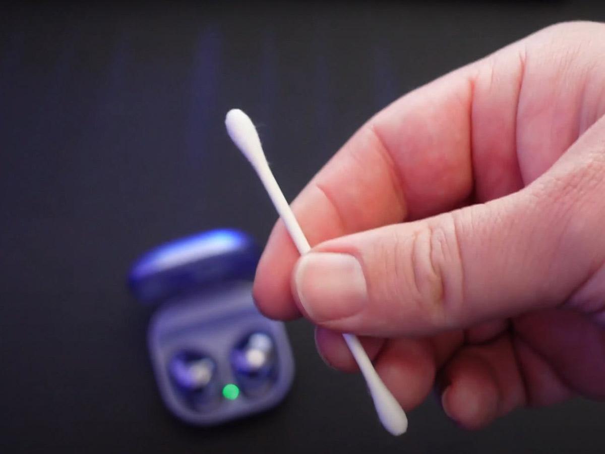 Dip a cotton swab in 70% isopropyl alcohol. (From: Youtube/GregglesTV)