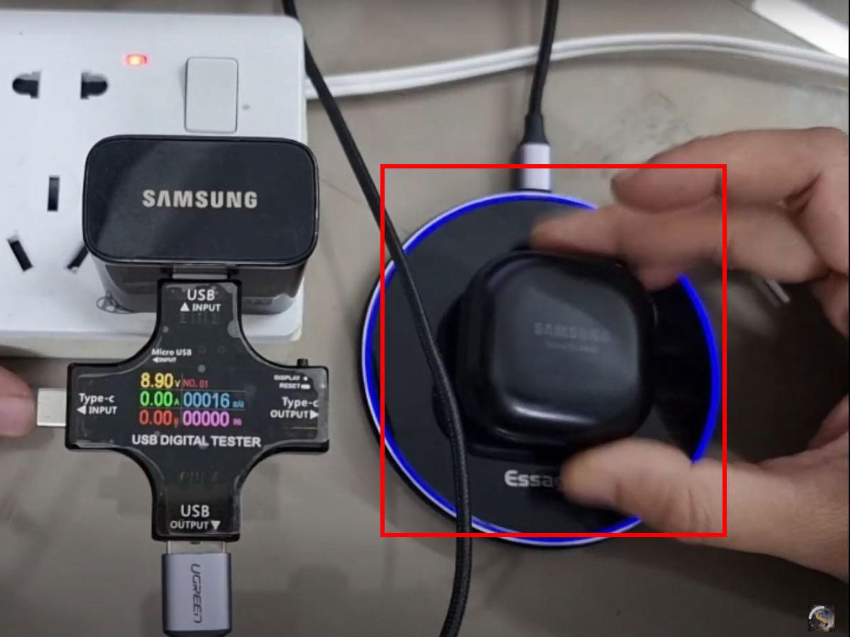 Place your earbuds on the wireless charging pad. (From: Youtube/Galaxy Station)